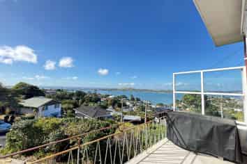 5 Viking Avenue, Hillsborough