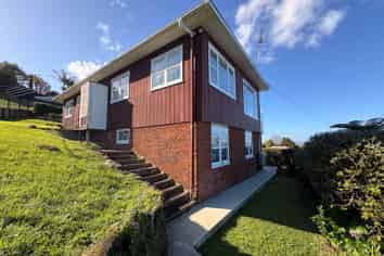 5 Viking Avenue, Hillsborough