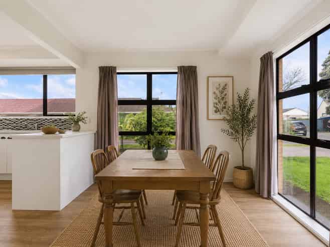 1/4 Warwick Avenue, Papatoetoe