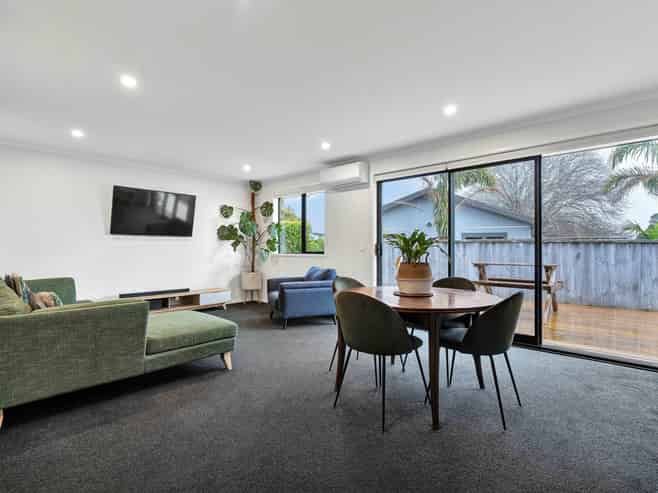 2/1 Roto Street, Westown