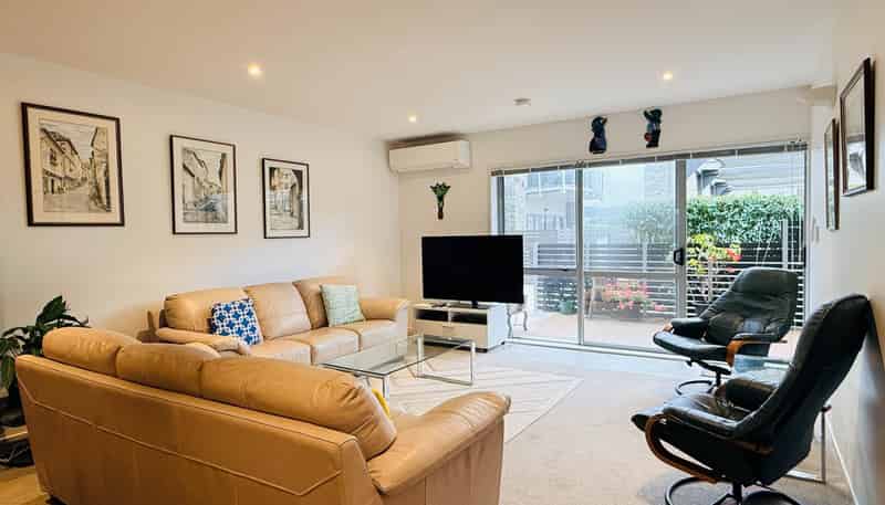 213/252 Centreway Road, Orewa