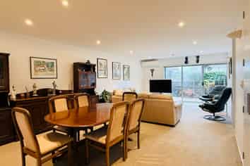 213/252 Centreway Road, Orewa