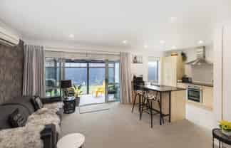 2/335 Main South Road, Hornby