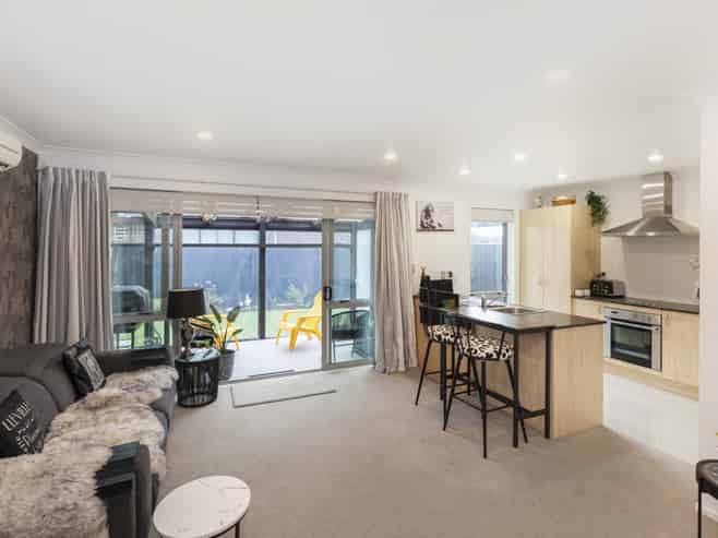2/335 Main South Road, Hornby