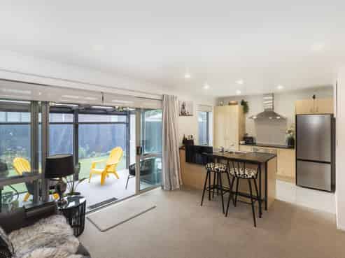 2/335 Main South Road, Hornby