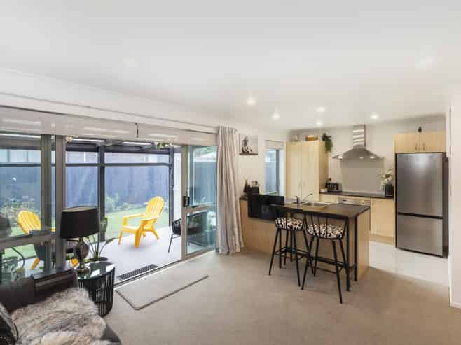 2/335 Main South Road, Hornby