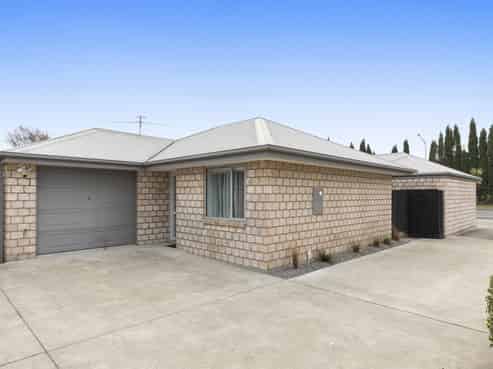 2/335 Main South Road, Hornby