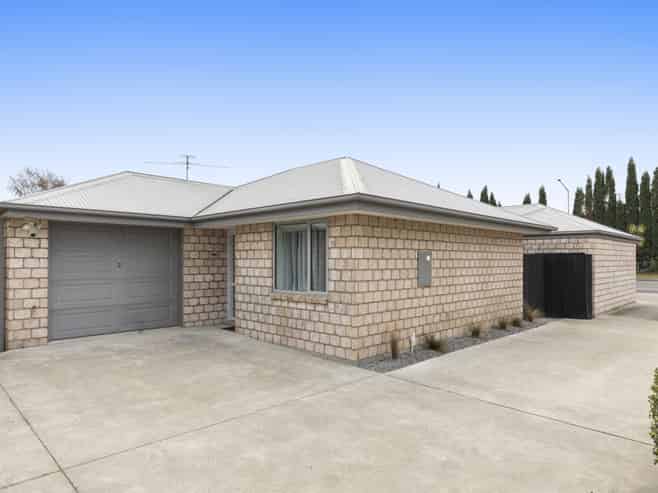 2/335 Main South Road, Hornby