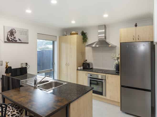 2/335 Main South Road, Hornby