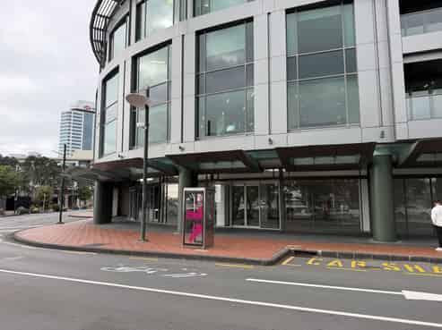 Versatile Viaduct Harbour retail