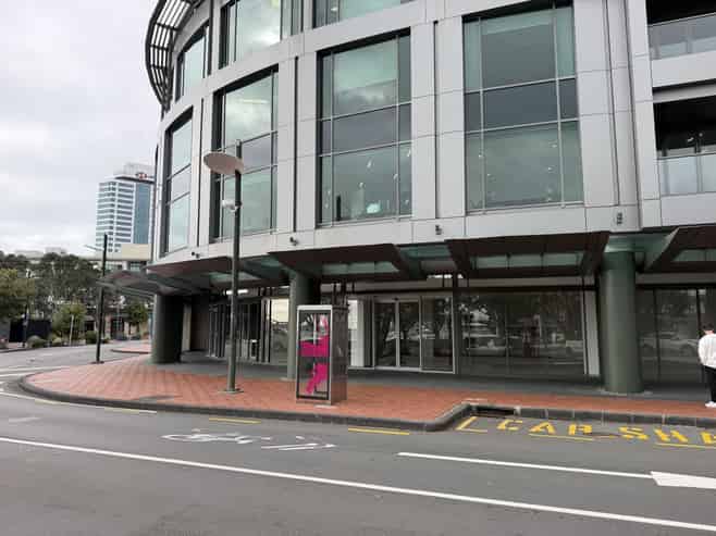 Versatile Viaduct Harbour retail