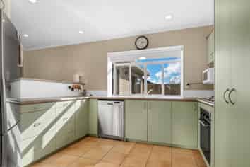 7 Amesbury Rise, Henderson