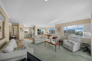 7 Amesbury Rise, Henderson