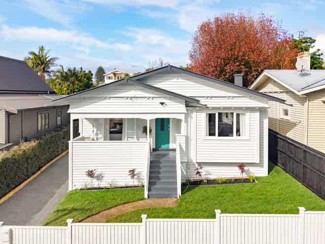 94 West End Road, Westmere