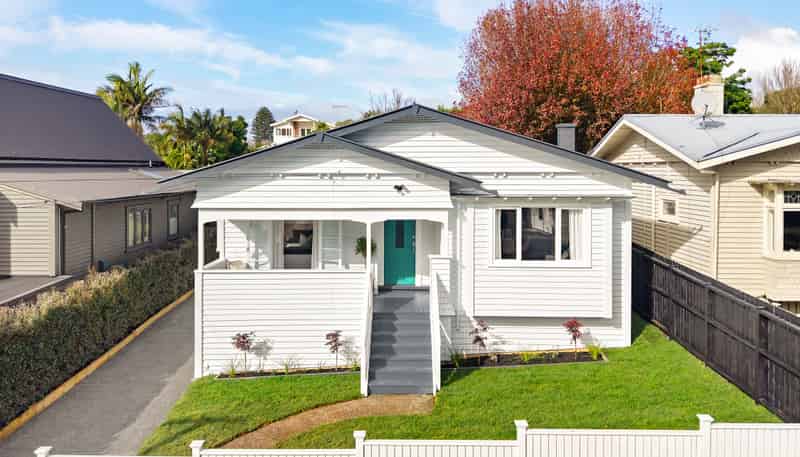 94 West End Road, Westmere