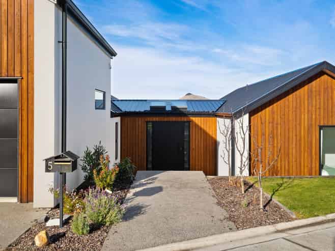 5 Goddard Way, Sawyers Bay