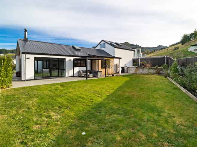 5 Goddard Way, Sawyers Bay