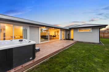 2 Olearia Lane, Woodend
