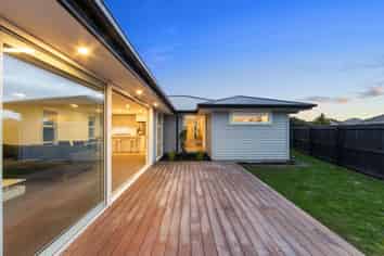 2 Olearia Lane, Woodend