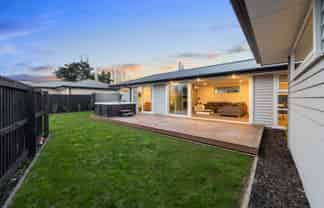 2 Olearia Lane, Woodend