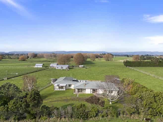 1204 Camerons Line, Aorangi