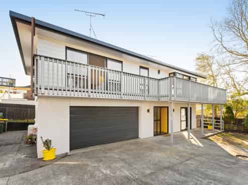 2/35 Bay Street, Red Beach