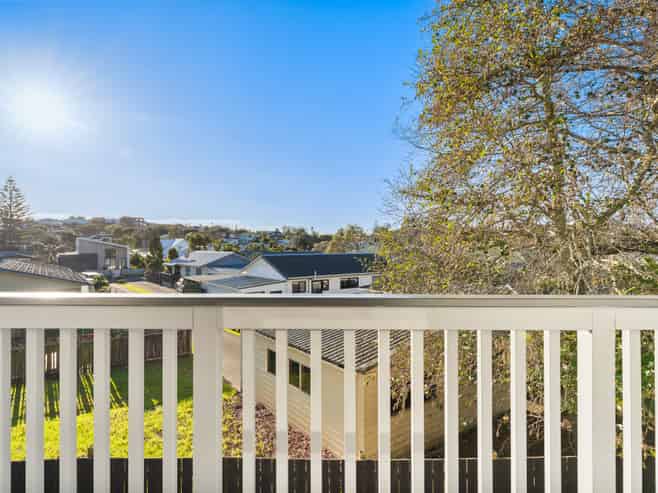 2/35 Bay Street, Red Beach