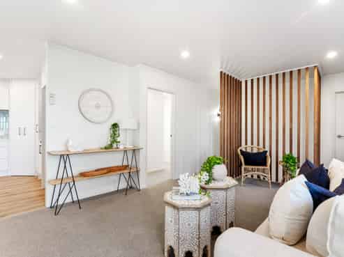 2/35 Bay Street, Red Beach