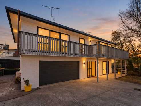 2/35 Bay Street, Red Beach