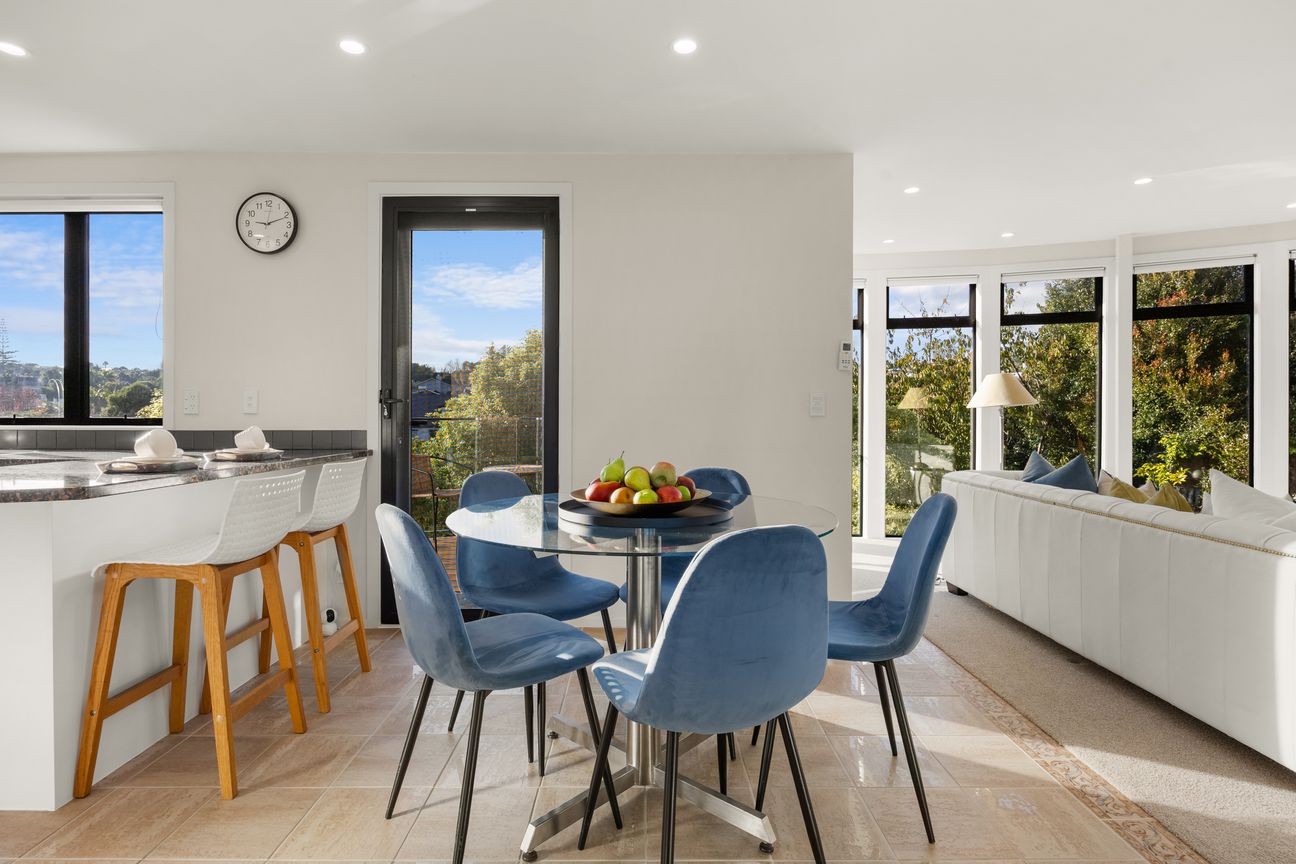 Supersize Modern Home (Freehold) - Mehr