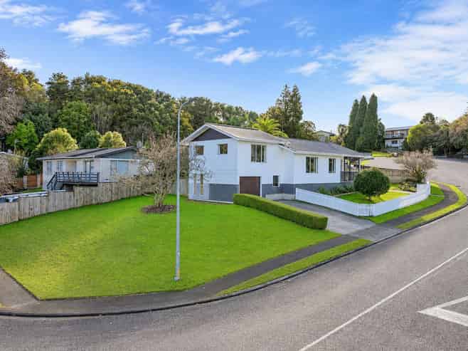 1 Birch Hill Place, Dinsdale