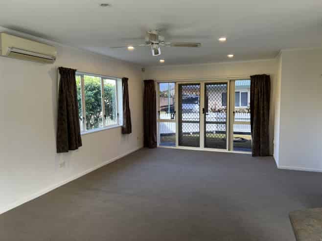 1/113 Cobham Drive, Hamilton East