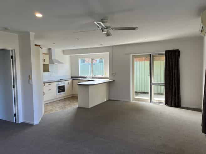 1/113 Cobham Drive, Hamilton East
