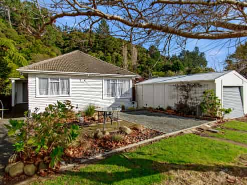 126 Hine Road, Wainuiomata