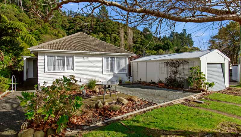 126 Hine Road, Wainuiomata