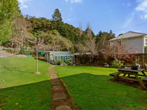 126 Hine Road, Wainuiomata