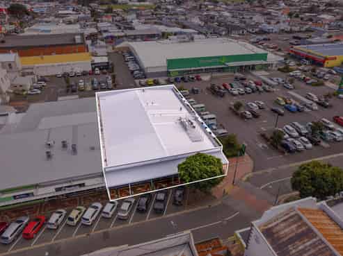 Split risk investment in prime location