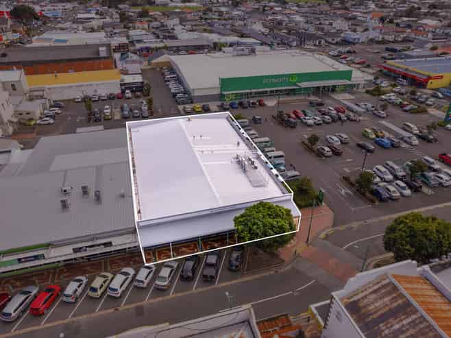Split risk investment in prime location