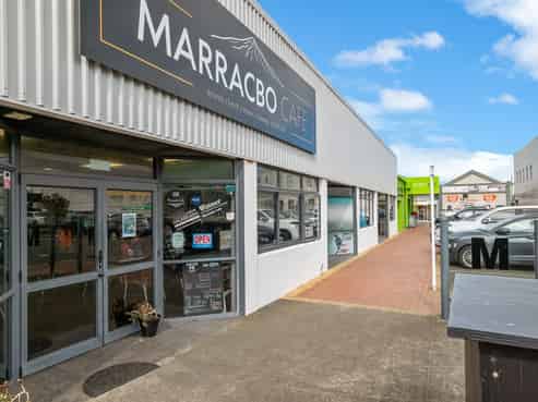 Split risk investment in prime location