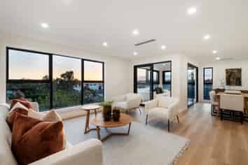 16C Egremont Street, Belmont