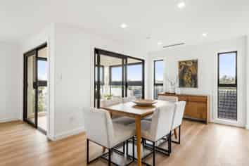 16C Egremont Street, Belmont