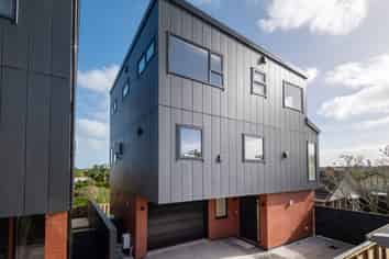16C Egremont Street, Belmont