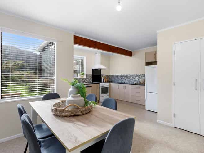 136 Moores Valley Road, Wainuiomata
