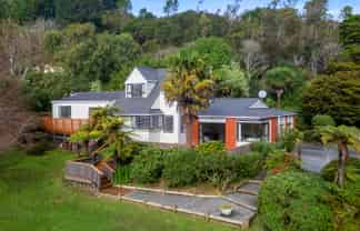 136 Moores Valley Road, Wainuiomata