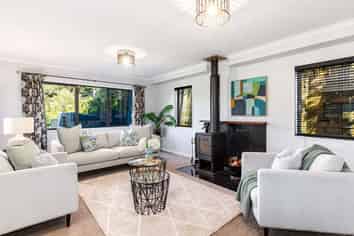 21 McEwen Crescent, Riverstone Terraces
