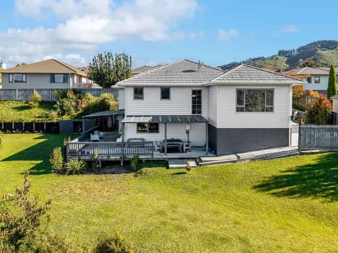 21 McEwen Crescent, Riverstone Terraces