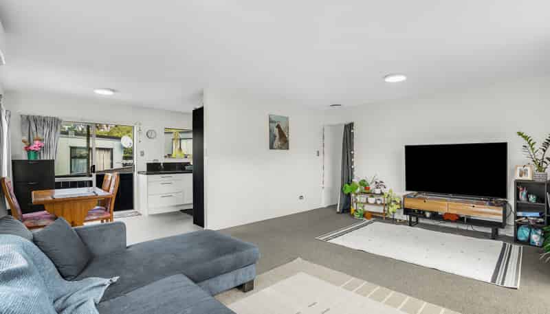 8 Hastings Grove, Wainuiomata