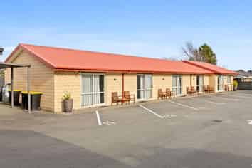 Admiral Court Motel — Leasehold Motel Opportunity