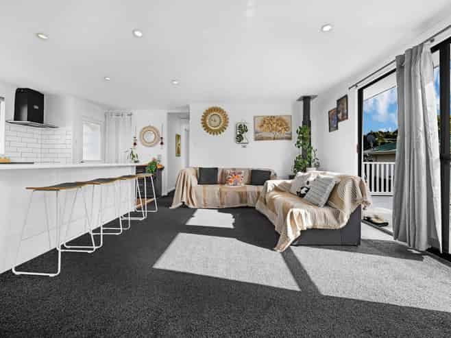 18 Pitcher Place, Glen Eden