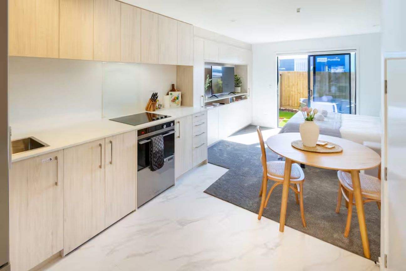 Fully Furnished Dual-Key Investment - Bild 3